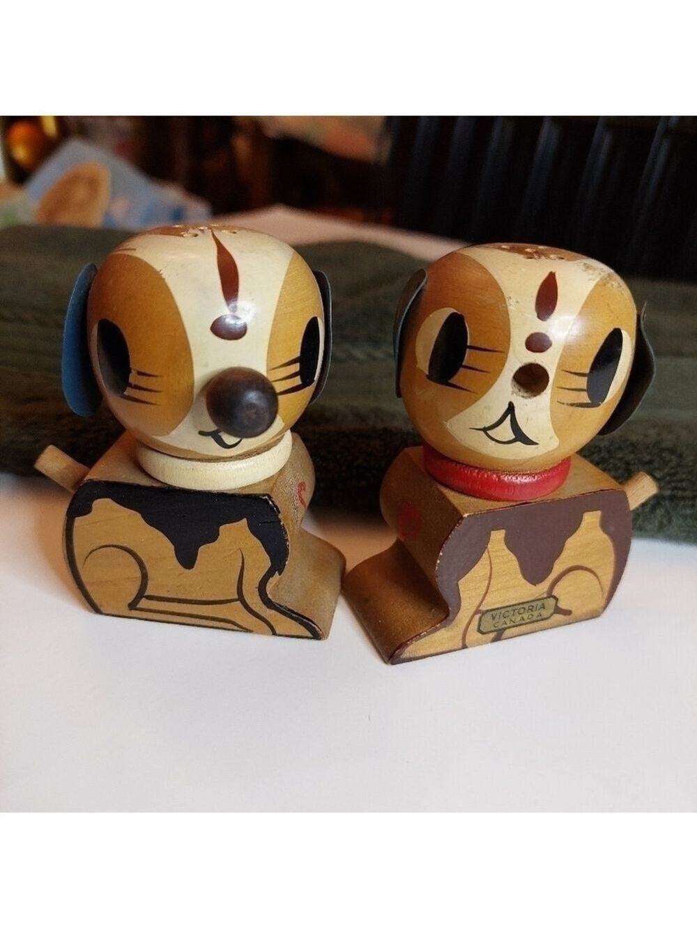 Vintage* Victoria BC Souvenir Puppy Salt and Pepper Shakers